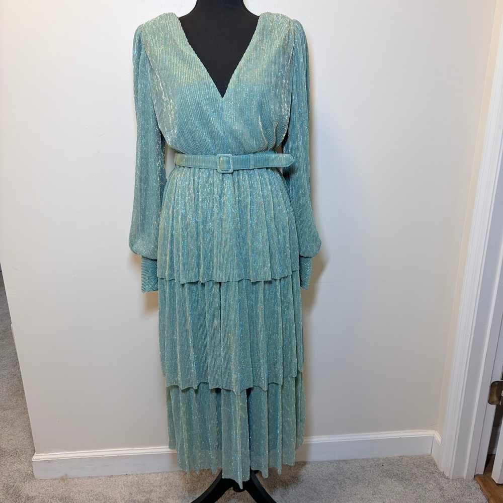 Jewel Badgley Mischka Metallic Plisse Tiered Maxi Dress V-Neck Long Sleeve